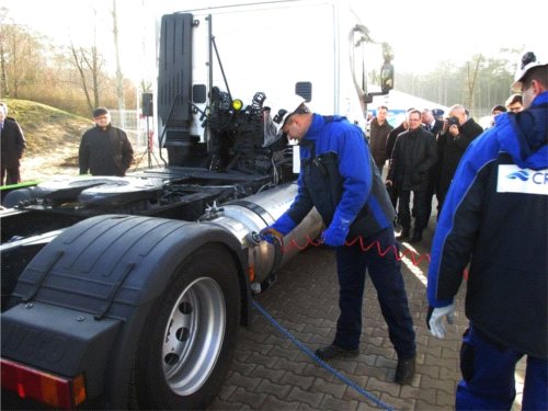 Pierwsza w Polsce stacja LNG/CNG do tankowania pojazdów ciężarowych