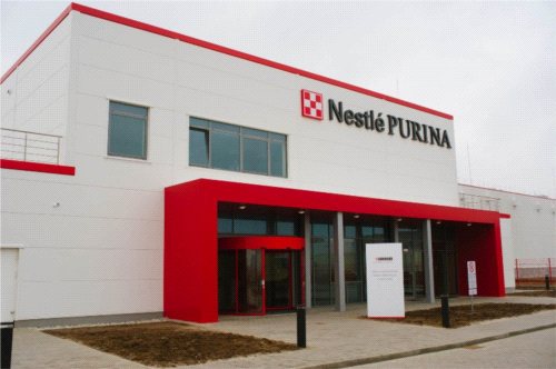Nestlé zwiększy zatrudnienie w fabryce karmy