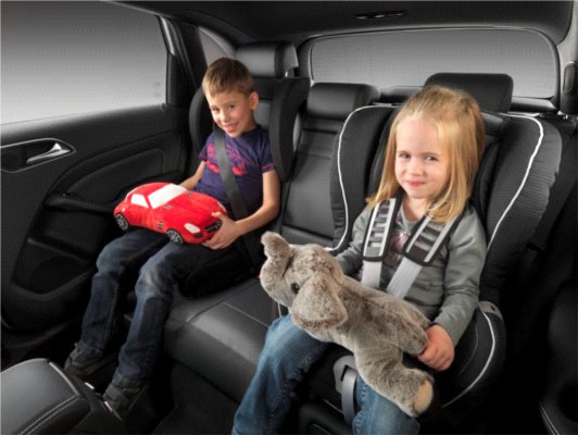 Bezpieczne dziecko w samochodzie – jak to zrobić