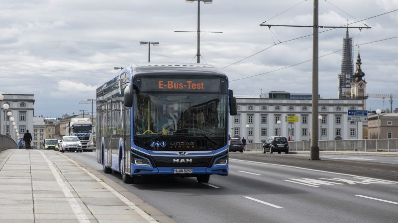 Ruszyła produkcja elektrycznych autobusów MAN-a w Starachowicach