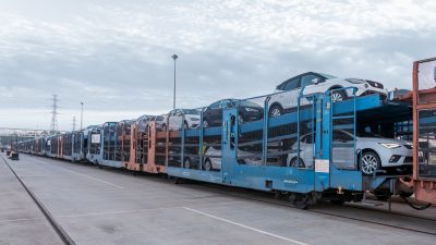 Fabryki SEAT-a i Volkswagena połączone koleją