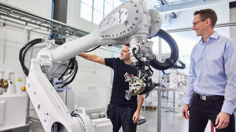 Odbicie na rynku robotów przemysłowych