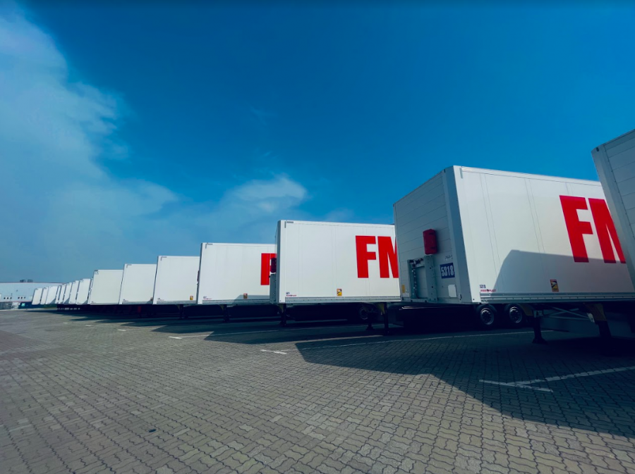 100 nowoczesnych naczep we flocie FM Logistic