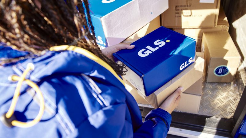 Jak logistyka radzi sobie ze szczytem świątecznym?