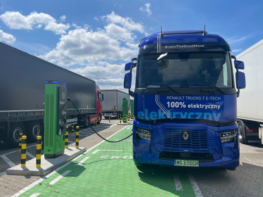 DB Schenker testuje elektryczny ciągnik siodłowy Renault Trucks T E-Tech