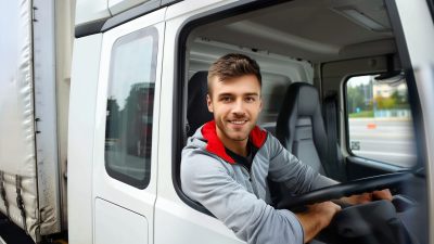 Jak przekonać młodych ludzi do kariery w branży transportowej?