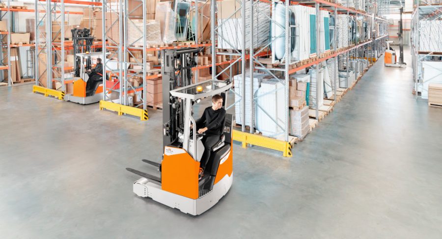 Premiera wózka wysokiego składowania STILL FXR