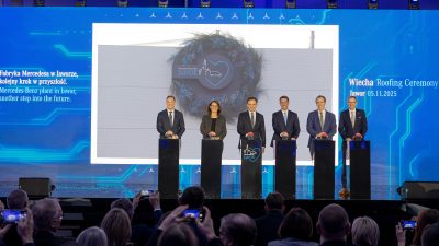 Wiecha na nowej fabryce Mercedes-Benz w Jaworze