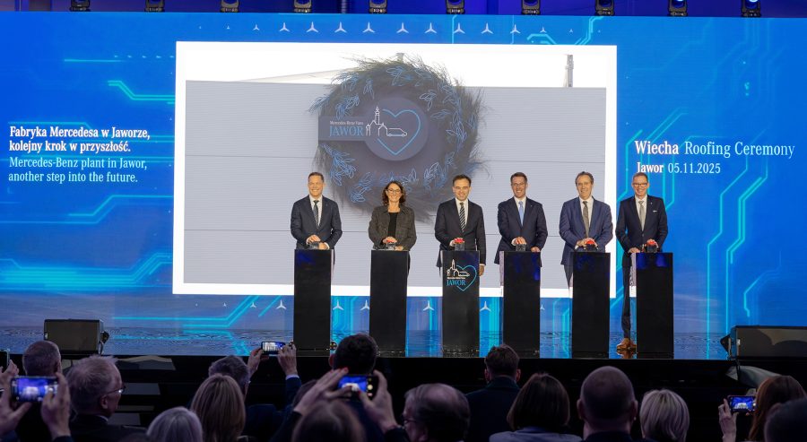 Wiecha na nowej fabryce Mercedes-Benz w Jaworze