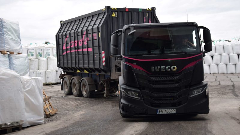 Kiedy ciężarówki uzupełniają kolej