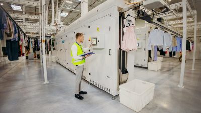Jak nowe przepisy dla branży fashion zmienią logistykę zwrotów?